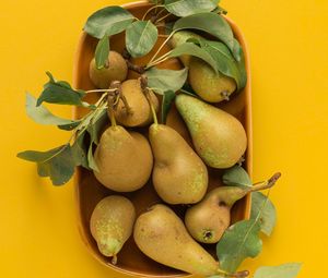 Preview wallpaper pears, fruit, leaves, ripe