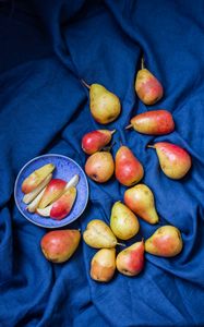 Preview wallpaper pears, fruit, plate, cloth