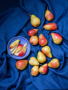 Preview wallpaper pears, fruit, plate, cloth