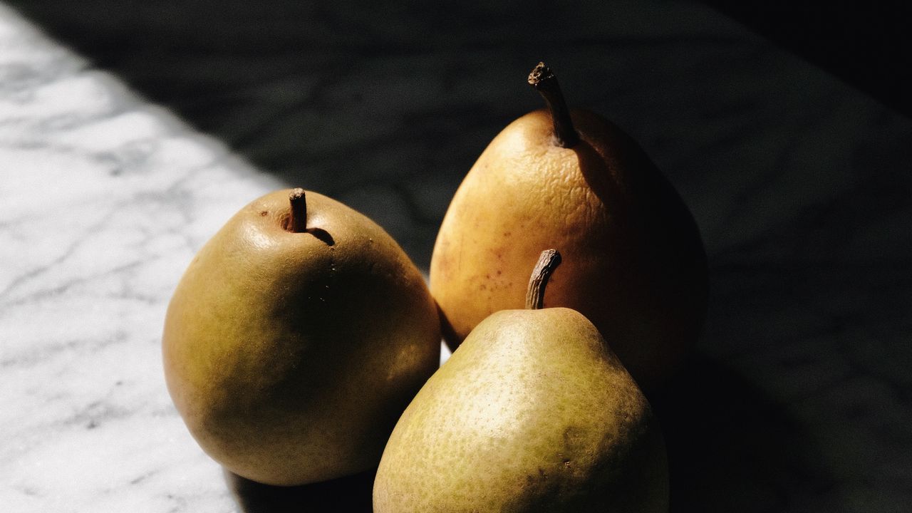 Wallpaper pears, fruit, ripe, shadow