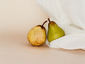 Preview wallpaper pears, fruit, ripe, green, yellow