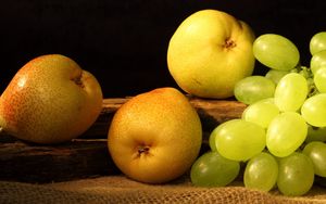 Preview wallpaper pears, grapes, fruit