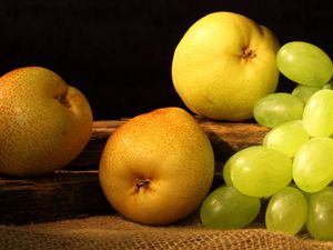 Preview wallpaper pears, grapes, fruit