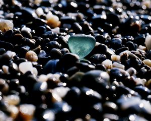 Preview wallpaper pebbles, stones, glare, macro