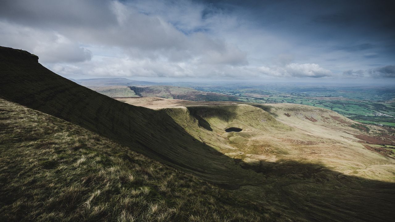 Wallpaper pen y fan, peak, hill, grass, clouds, united kingdom