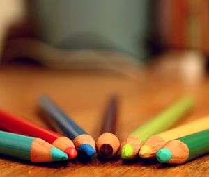 Preview wallpaper pencils, colorful, edge