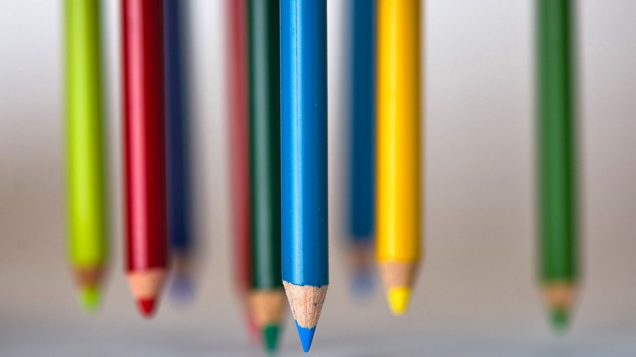 Wallpaper pencils, shape, color