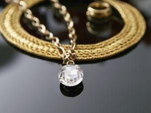 Preview wallpaper pendant, chain, gold, jewelry