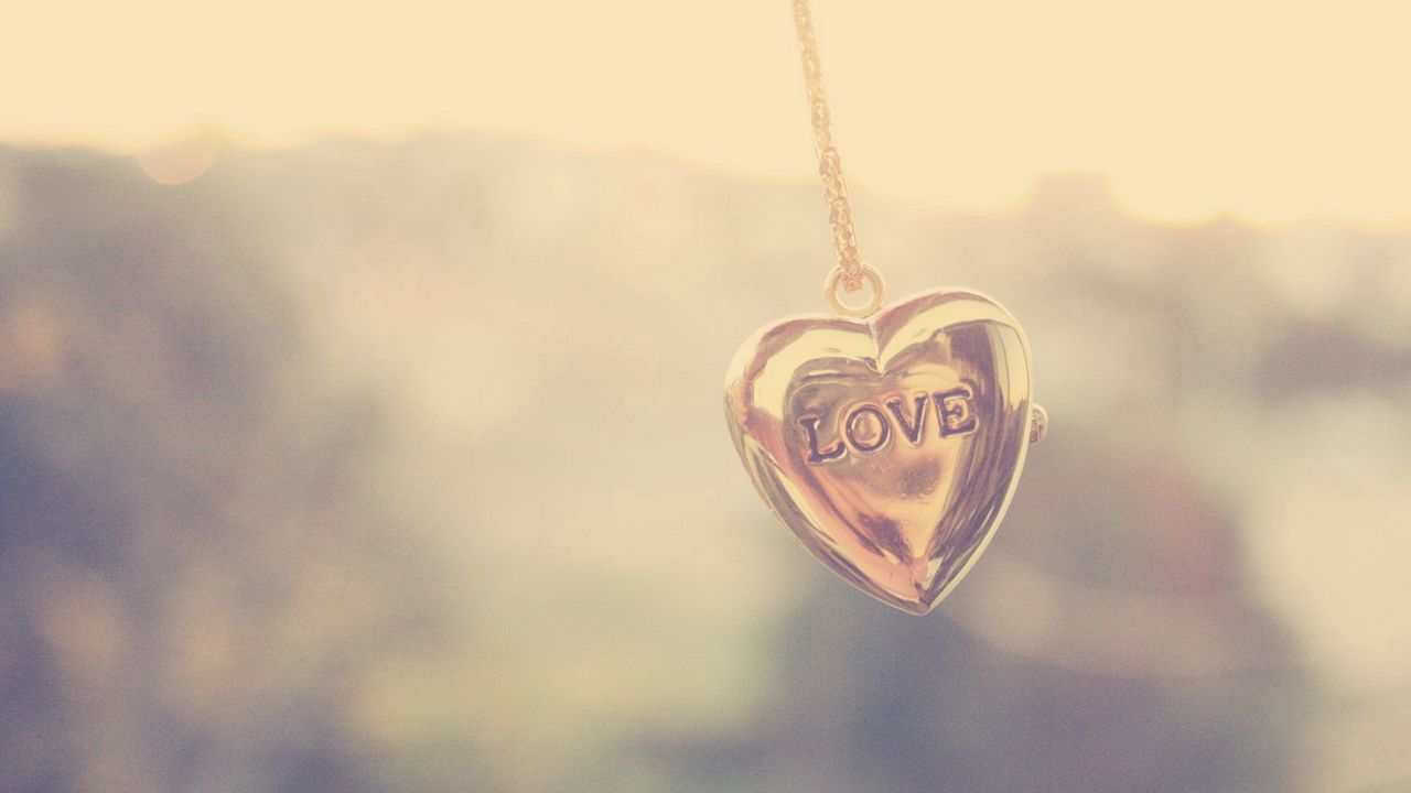Wallpaper pendant, chain, light, love, heart