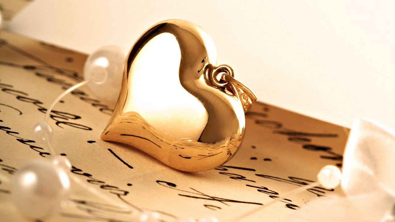 Wallpaper pendant, gold, heart, letter, macro, love, gift