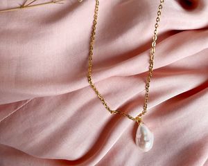 Preview wallpaper pendant, pearls, gold, decoration, fabric, folds, pink