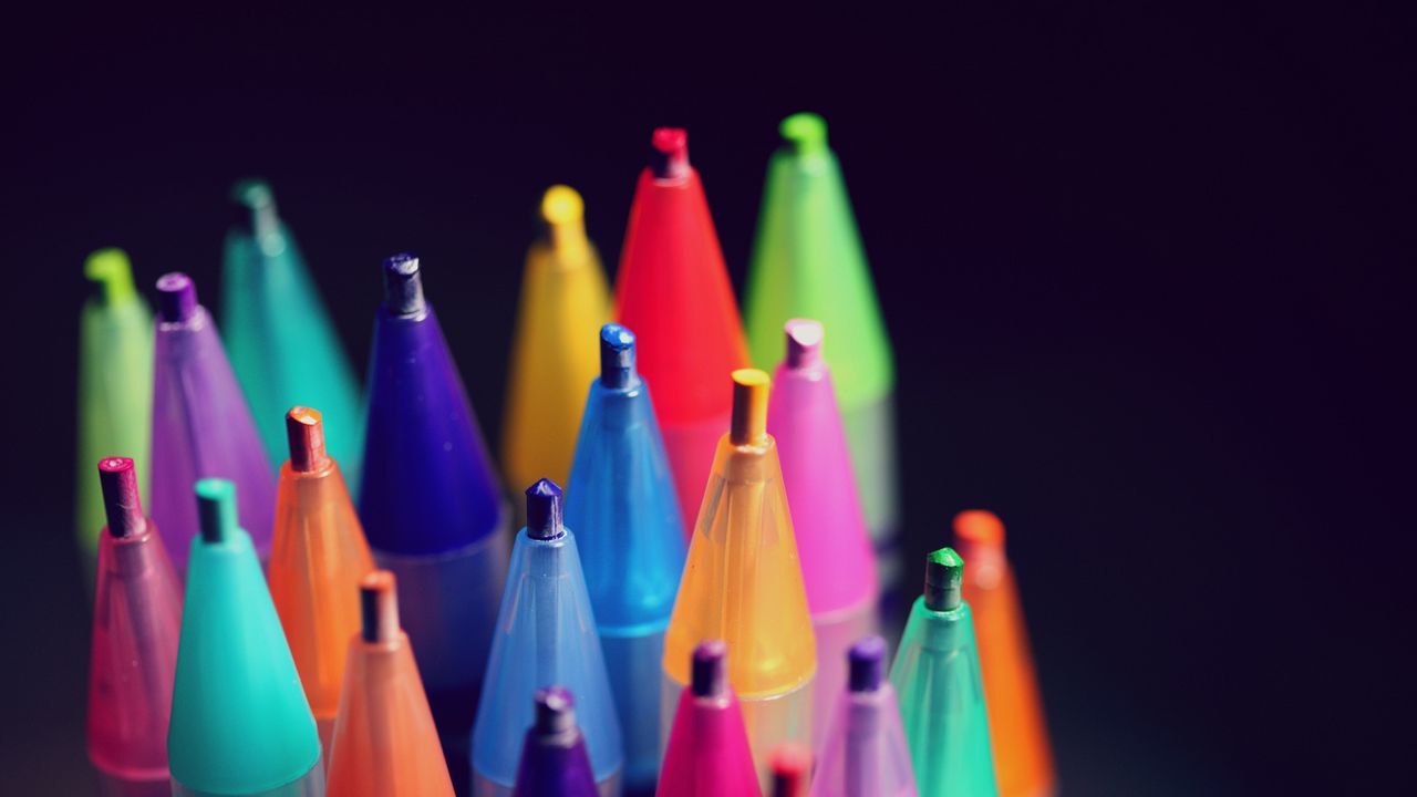 Wallpaper pens, pencils, multi-color