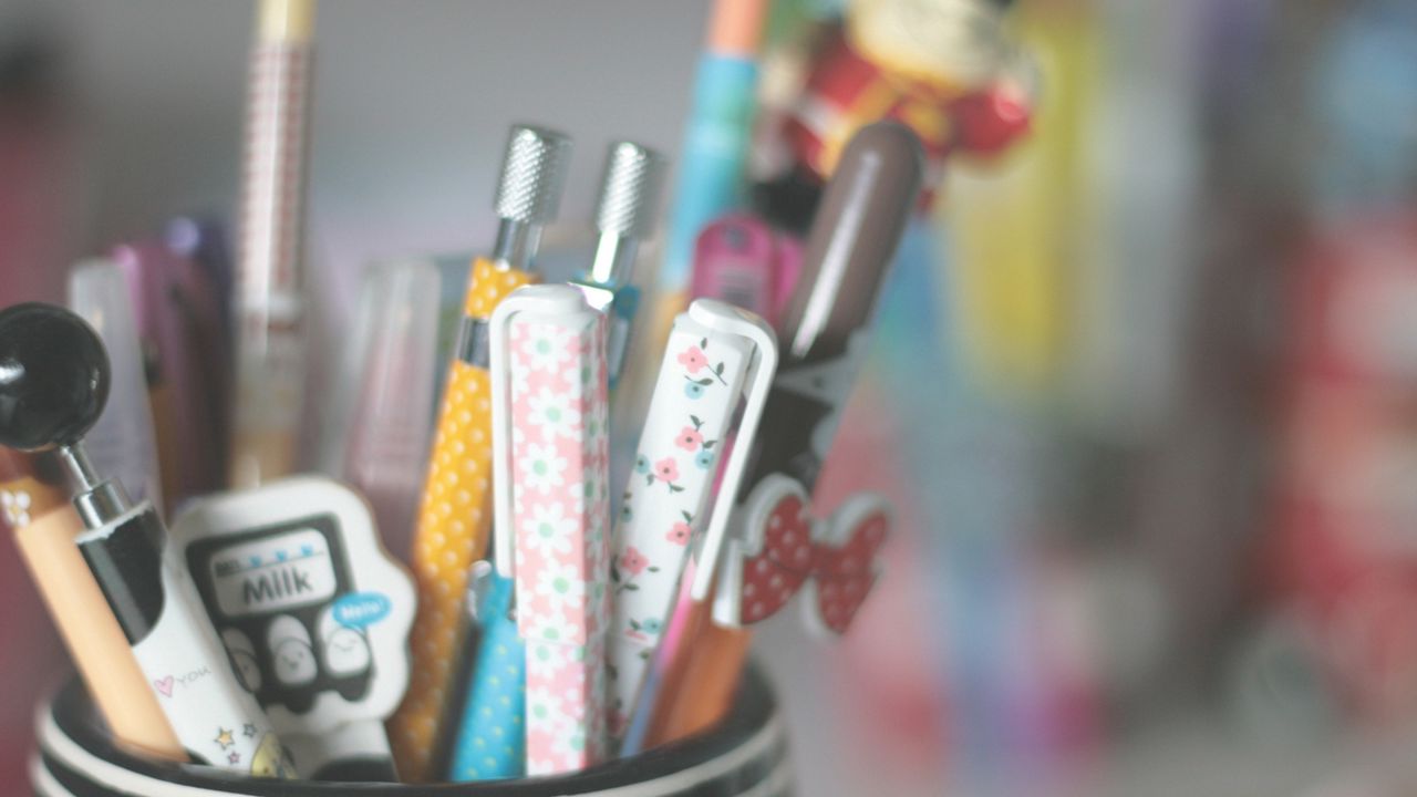 Wallpaper pens, pencils, stand, colorful, blur