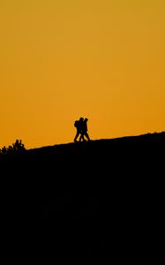 Preview wallpaper people, hill, silhouettes, dark