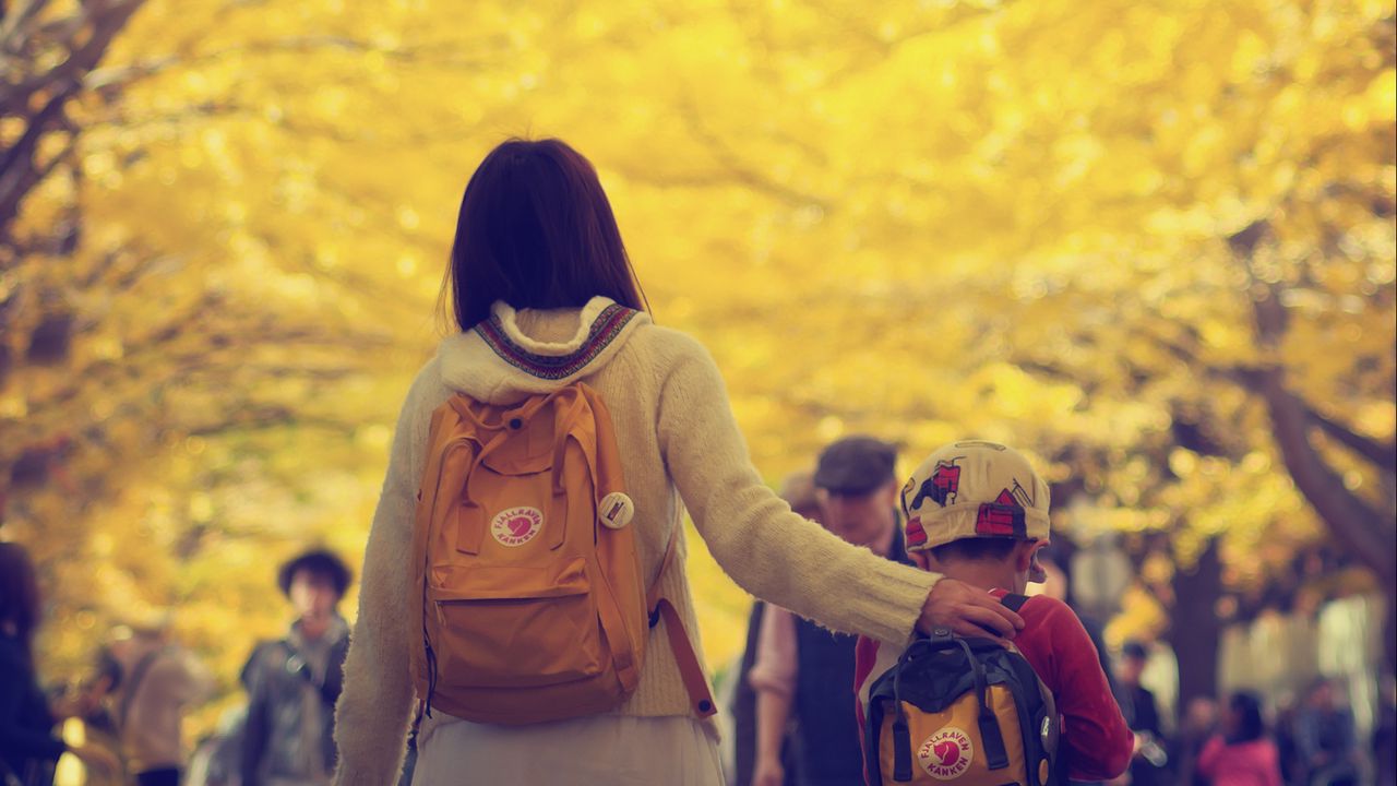 Wallpaper people, silhouettes, park, autumn