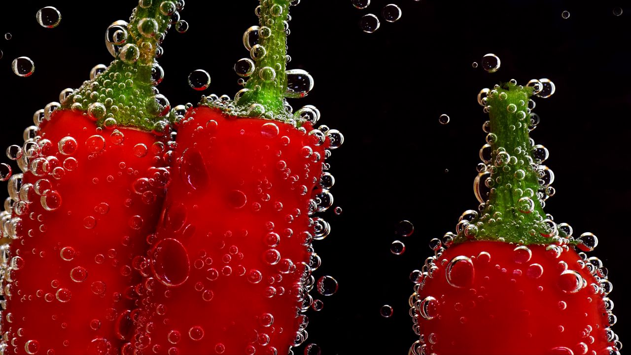 Wallpaper pepper, bubbles, paprika, drops, close-up