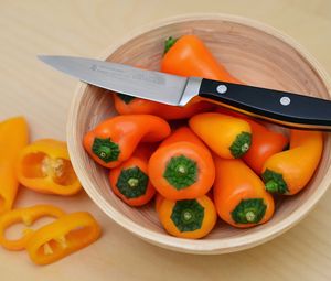 Preview wallpaper pepper, knife, vegetables