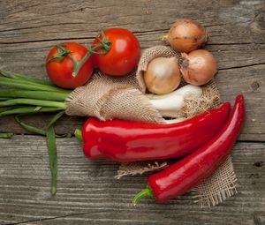 Preview wallpaper pepper, tomato, garlic, vegetables