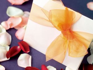 Preview wallpaper petals, envelope, love, romance