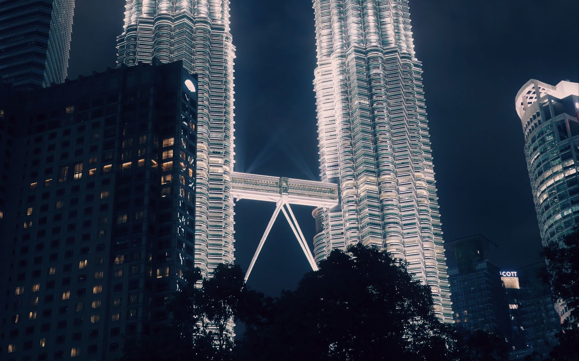 1920x1200 Wallpaper petronas towers, kuala lumpur, malaysia, illumination