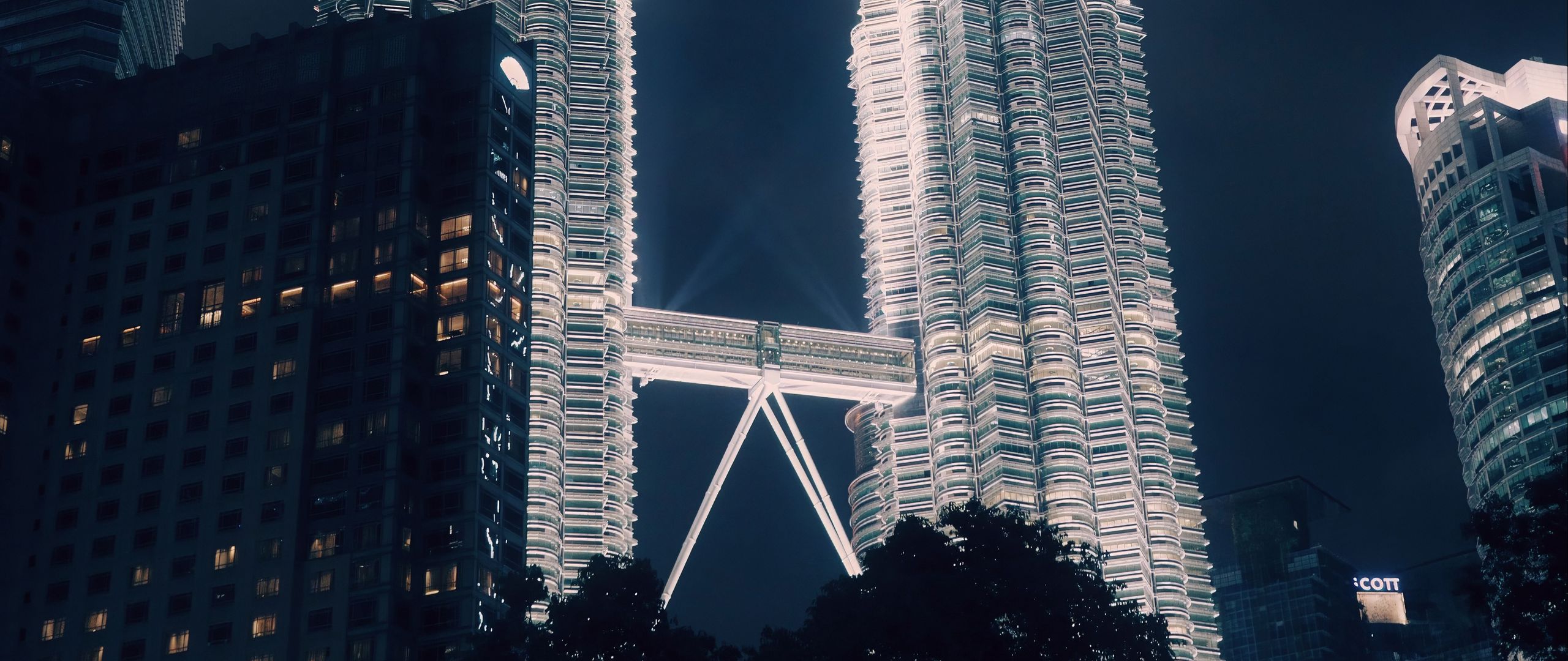 2560x1080 Wallpaper petronas towers, kuala lumpur, malaysia, illumination