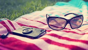 Preview wallpaper phone, glasses, towels, summer, beach