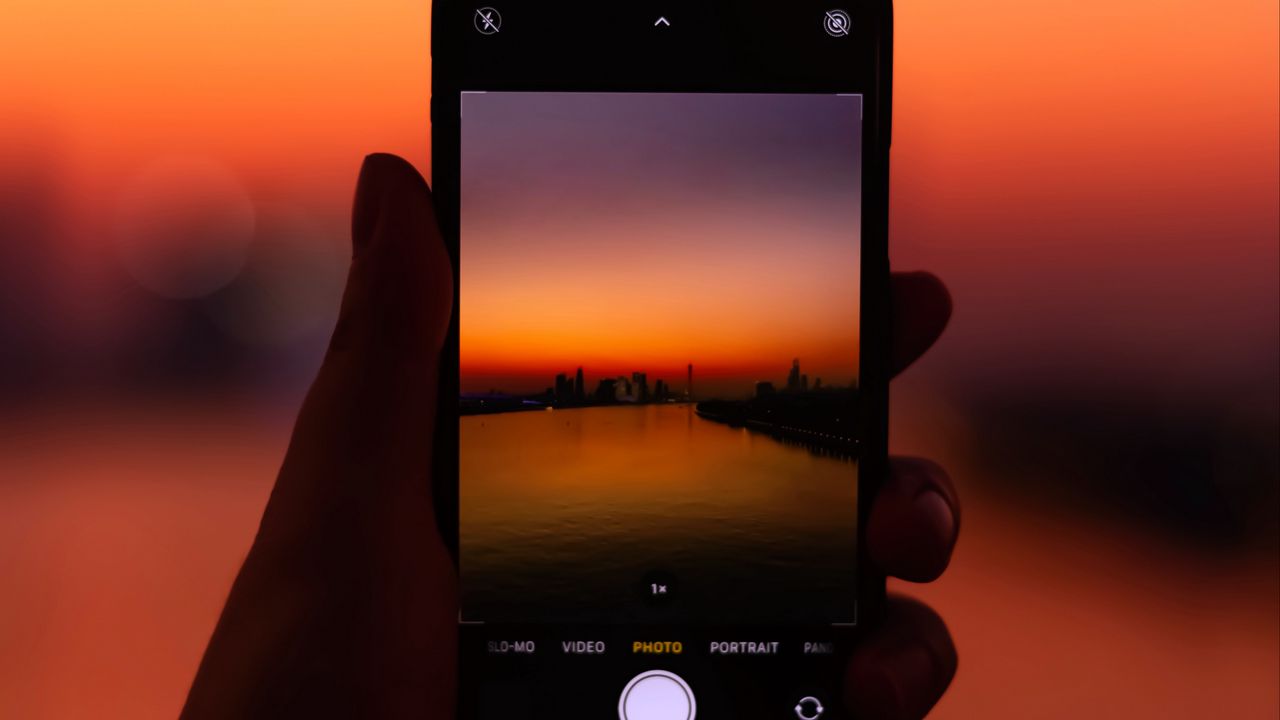 Wallpaper phone, hand, sunset, twilight, photo