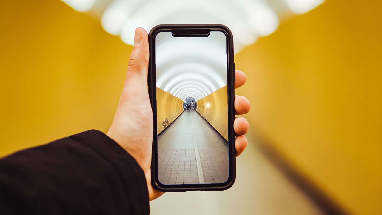 Wallpaper phone, hand, tunnel, perspective
