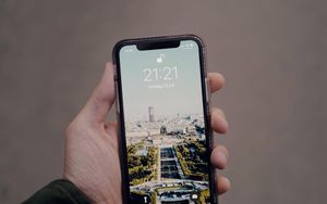 Preview wallpaper phone, hand, wallpaper, city