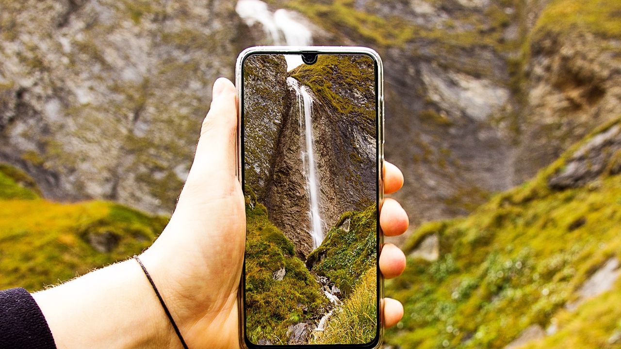 Wallpaper phone, hand, waterfall, landscape, shooting