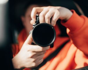 Preview wallpaper photographer, hands, camera, objective