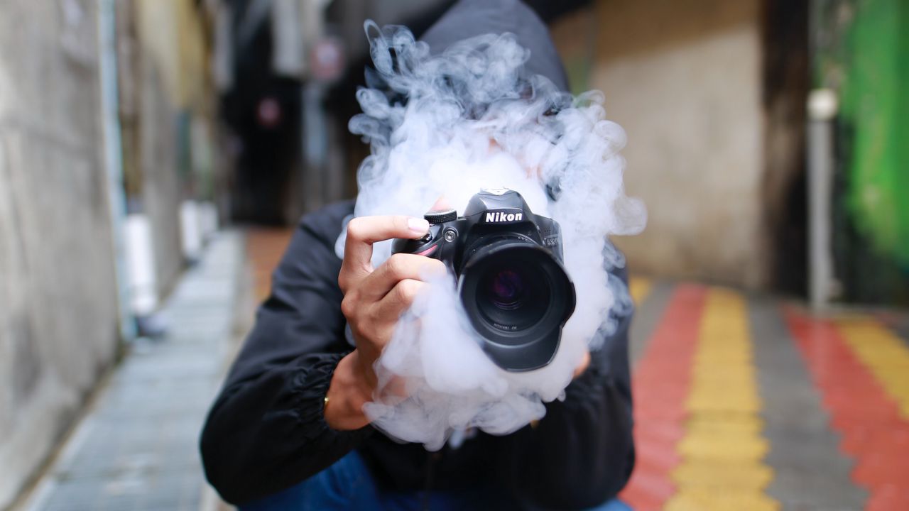 Wallpaper photographer, smoke, camera, hand
