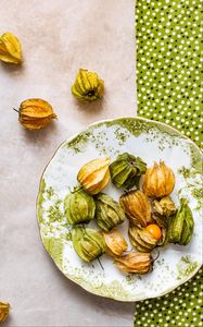 Preview wallpaper physalis, berries, fruits, plate