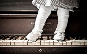 Preview wallpaper piano, girl, background