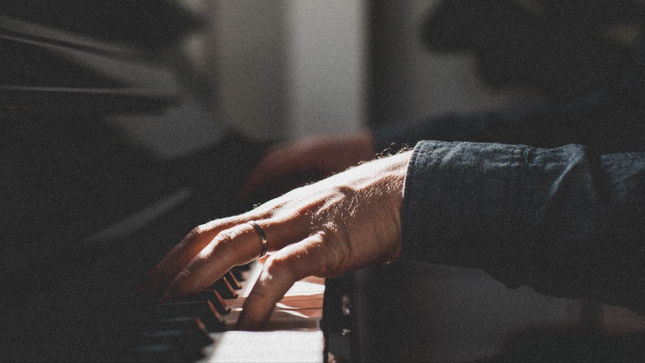 Wallpaper piano, hands, ring, music