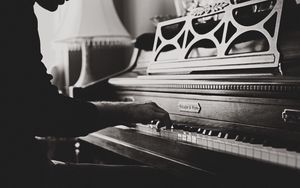 Preview wallpaper piano, hands, vintage, music, bw