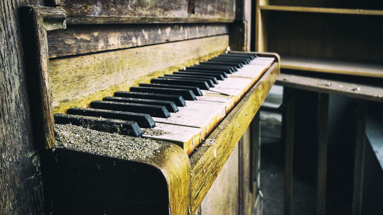 Wallpaper piano, old, dust, keys