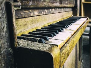 Preview wallpaper piano, old, dust, keys