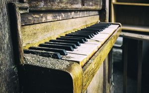 Preview wallpaper piano, old, dust, keys