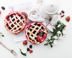 Preview wallpaper pie, dessert, berries, food