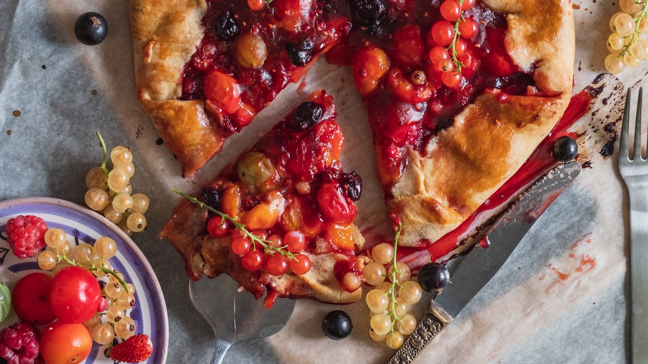 Wallpaper pie, pastries, berries, currants, dessert