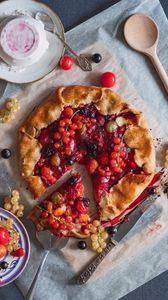 Preview wallpaper pie, pastries, berries, currants, dessert