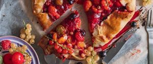 Preview wallpaper pie, pastries, berries, currants, dessert