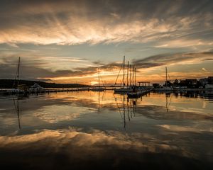 Preview wallpaper pier, boats, yachts, lake, reflection, twilight
