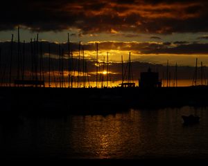 Preview wallpaper pier, building, boats, twilight, dark