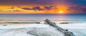 Preview wallpaper pier, ocean, waves, foam, horizon