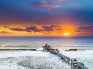 Preview wallpaper pier, ocean, waves, foam, horizon