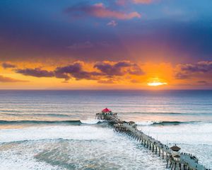 Preview wallpaper pier, ocean, waves, foam, horizon