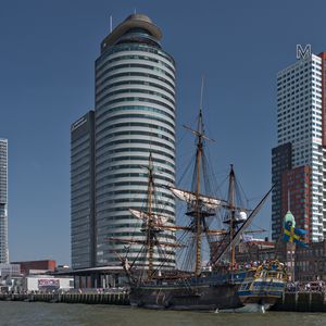 Preview wallpaper pier, ship, buildings, city