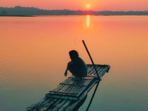 Preview wallpaper pier, sunset, silhouette, lonely, loneliness